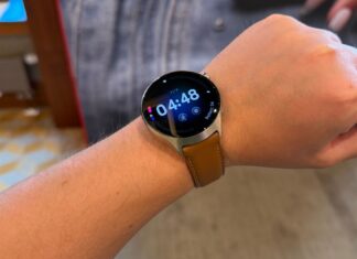 Moto Watch Ultra: Wear OS 6-tal és LTE-vel erősít a Motorola prémiumórája