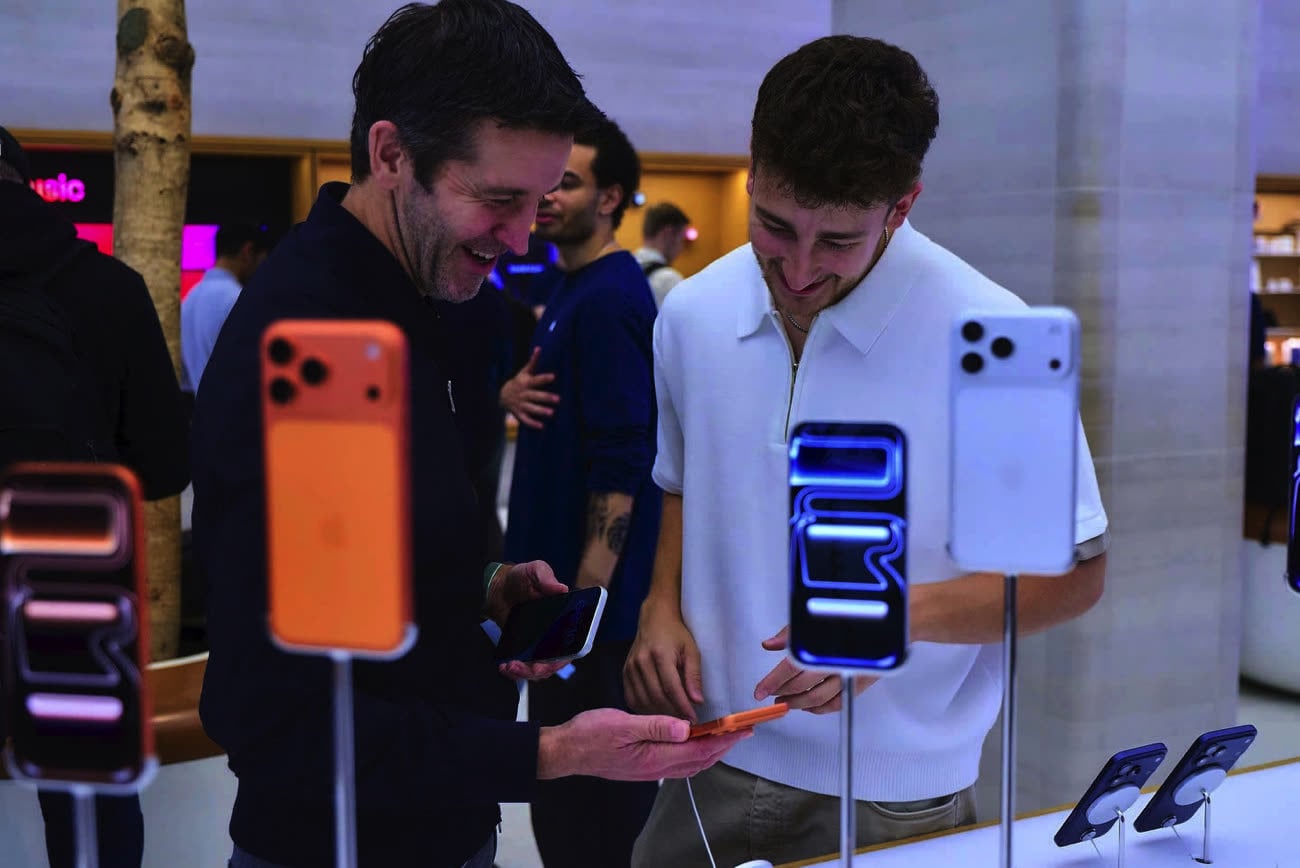 Az Apple új vezérigazgatója szerint az AI nem leváltja, hanem új szereppel ruházza fel az iPhone-t