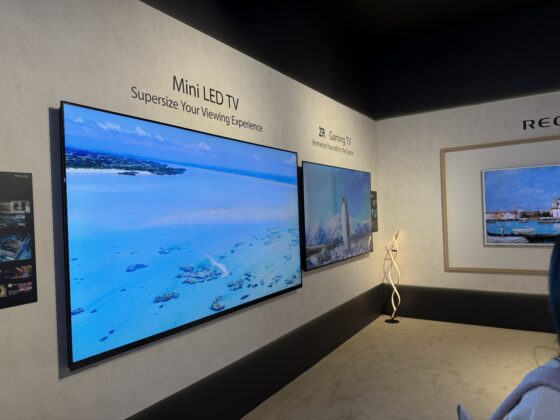 A Hisense UR8S és UR9S tévéiben külön vezérlik a vörös, zöld és kék MiniLED-háttérfényt