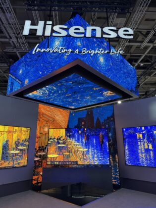 A Hisense UR8S és UR9S tévéiben külön vezérlik a vörös, zöld és kék MiniLED-háttérfényt