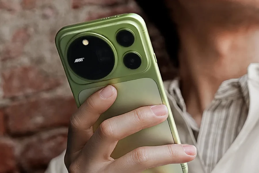 HONOR Magic9: a bemutató előtt kiszivárgott a teljes specifikáció – akár 11 000 mAh-s akkumulátorral és 200 MP-es kamerákkal 2 HONOR Magic9: a bemutató előtt kiszivárgott a teljes specifikáció – akár 11 000 mAh-s akkumulátorral és 200 MP-es kamerákkal