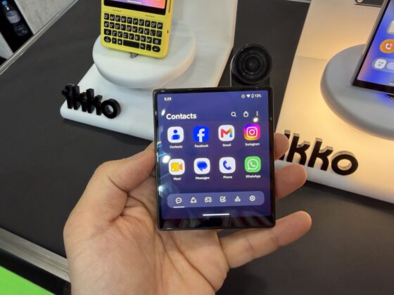 Kártyaméretű telefon forgatható kamerával és QWERTY-billentyűzettel: az iKKO MindOne Pro valóban más utat jár