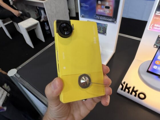 Kártyaméretű telefon forgatható kamerával és QWERTY-billentyűzettel: az iKKO MindOne Pro valóban más utat jár