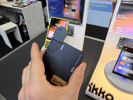 Kártyaméretű telefon forgatható kamerával és QWERTY-billentyűzettel: az iKKO MindOne Pro valóban más utat jár