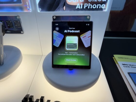 Kártyaméretű telefon forgatható kamerával és QWERTY-billentyűzettel: az iKKO MindOne Pro valóban más utat jár