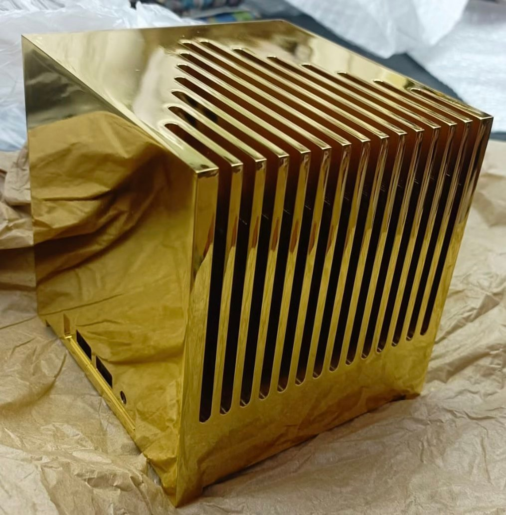 24 karátos aranyból készült mini PC: 1,7 millió dollárba kerül és 13 kilogrammot nyom 1 24 karátos aranyból készült mini PC: 1,7 millió dollárba kerül és 13 kilogrammot nyom