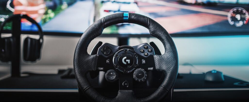 Logitech G: 15 újdonság érkezik a PRO perifériáktól a McLaren-es szimulátoros kormányig