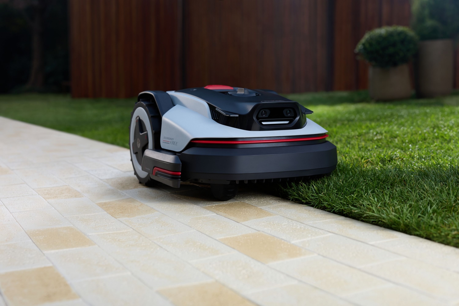 IFA 2026: bemutatkozott a Roborock RockNeo Q2 LiDAR vezeték nélküli robotfűnyíró 1 Roborock RockNeo Q2 LiDAR