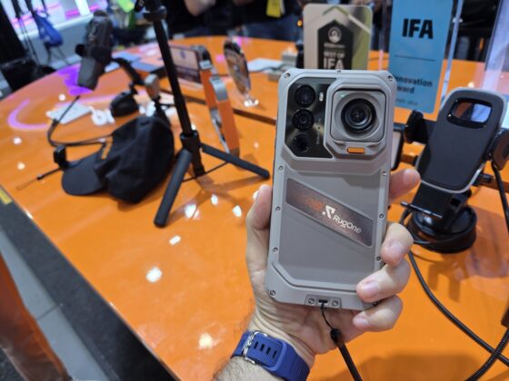 Telefon és akciókamera egyben: ilyen a RugOne Xsnap 7 Pro