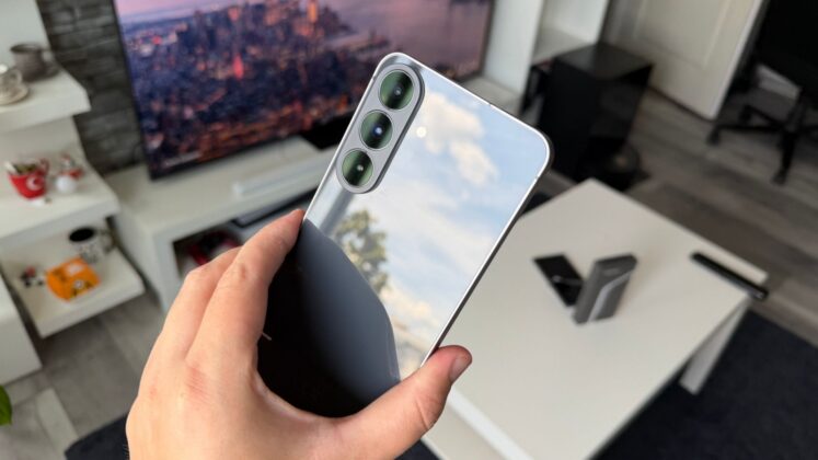 Hét évre tervezhető a Samsung Galaxy S26 FE? A szoftvertámogatás és a cserélhető akkumulátor mellette szól
