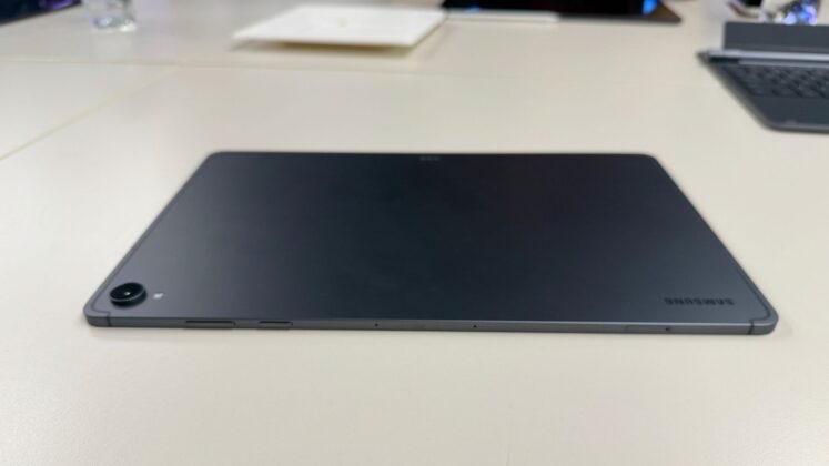 Samsung Galaxy Tab S12+ kézben: igazán a Tab S10+ utódjaként értelmezhető