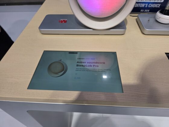 Az éjjeliszekrényen maradhat az óra: radar figyeli az alvást a Soundcore SleepLab Próban