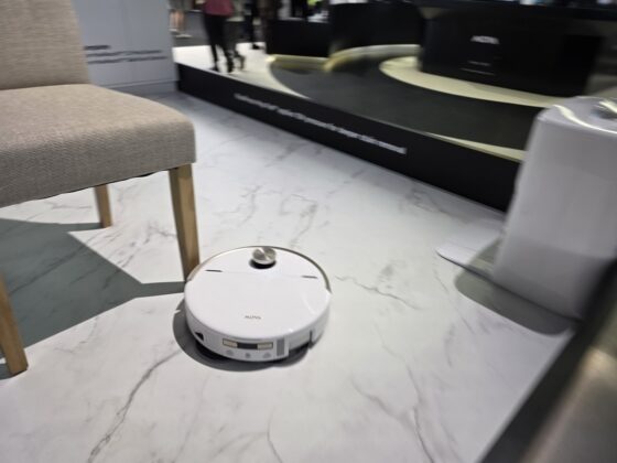 A MOVA már nem csak robotporszívókban gondolkodik: robotkar, fűnyírók és medencetisztítók az IFA 2026-on