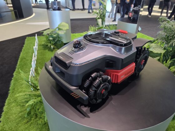 A MOVA már nem csak robotporszívókban gondolkodik: robotkar, fűnyírók és medencetisztítók az IFA 2026-on