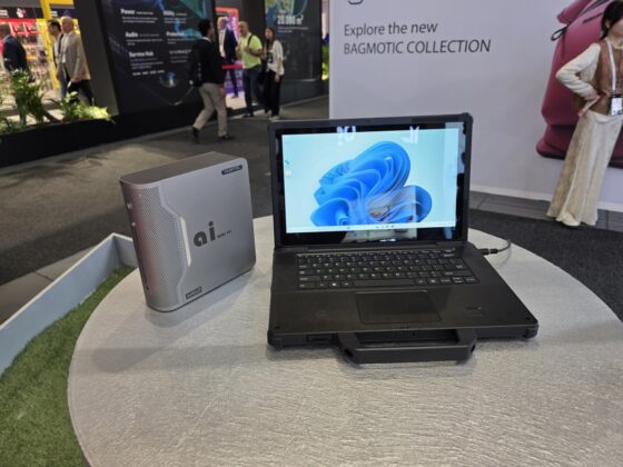 Az Oukitelnél a telefon gyújt, a laptop pedig napenergiát gyűjt – IFA 2026