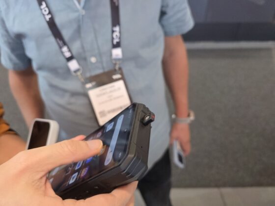 Az Oukitelnél a telefon gyújt, a laptop pedig napenergiát gyűjt – IFA 2026