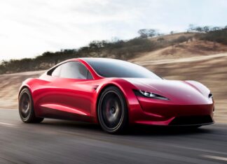 Közel kilenc év késés után október 1-jén mutatkozhat be az új Tesla Roadster