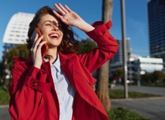 A Vodafone és az Ericsson hálózati AI-jal fordítaná le a telefonhívásokat