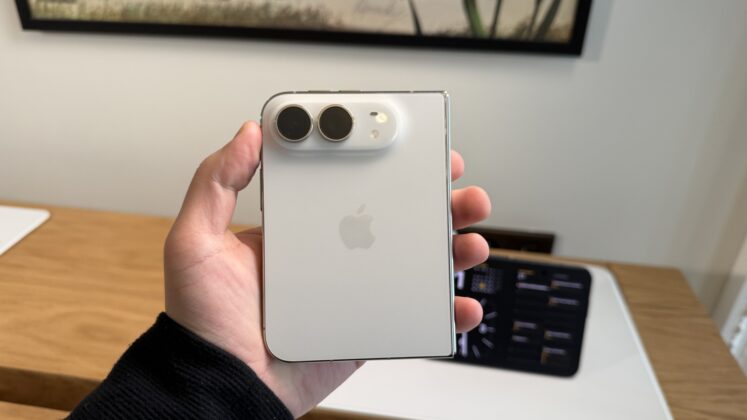 Apple iPhone Duo: első benyomások az Apple hajlítható telefonjáról
