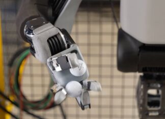 Új kezeket kapott az Atlas: a Boston Dynamics robotja fúrógépet és golflabdákat is kezel