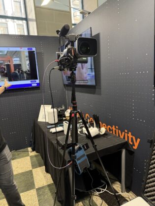 A Spectrum Hive hanggal, rádiójelekkel és kamerákkal keresi a drónokat