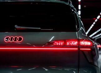 Az Audi Q9-ben debütál a hajlított, 3D digitális OLED hátsó lámpa
