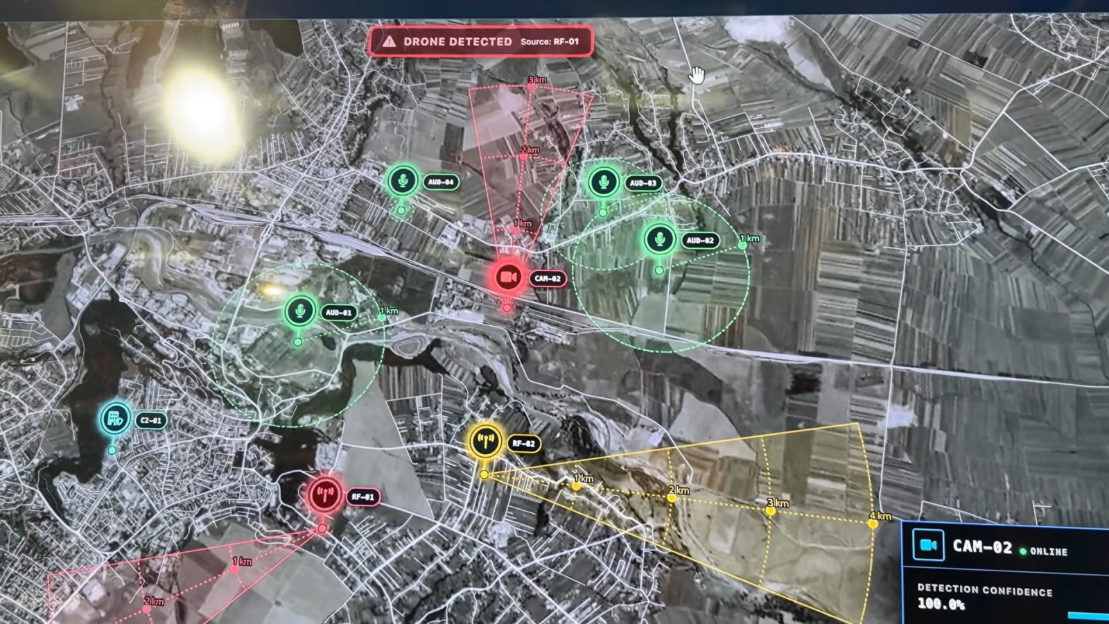 A Spectrum Hive hanggal, rádiójelekkel és kamerákkal keresi a drónokat