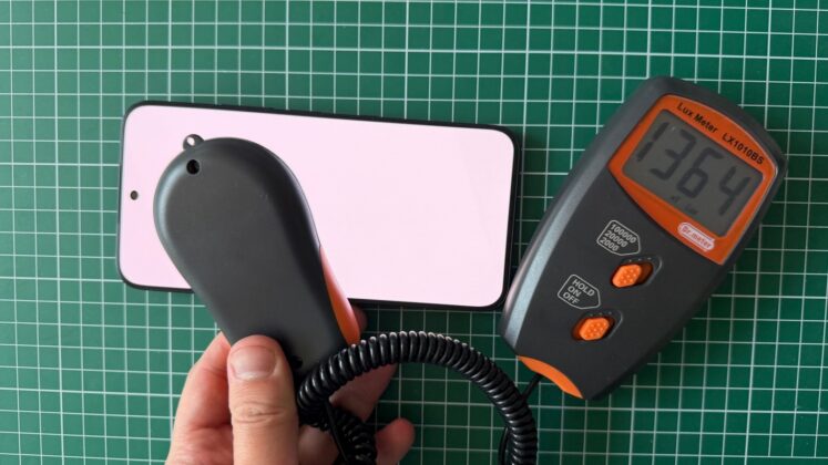 TCL P80 Ultra: matt NXTPAPER AMOLED, amely e-könyv-olvasóvá alakítja a telefont